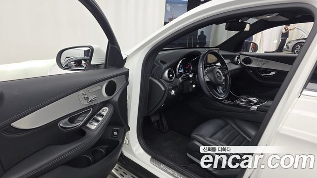 Mercedes-Benz GLC-Class 2017 — photo 10