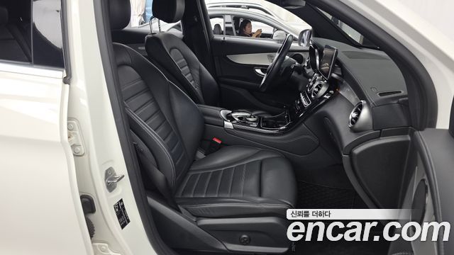 Mercedes-Benz GLC-Class 2017 — photo 11