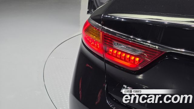 Kia K7 2016 — photo 9