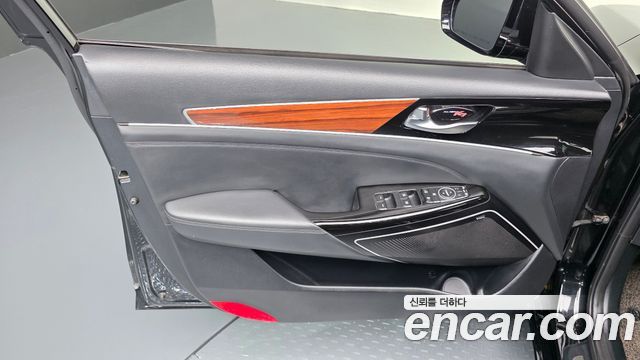 Kia K7 2016 — photo 14