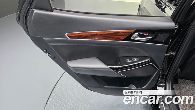 Kia K7 2016 — photo 15