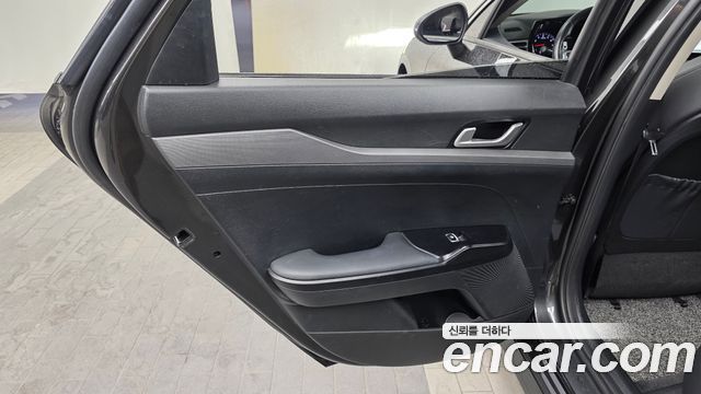 Kia K5 2022 — photo 15