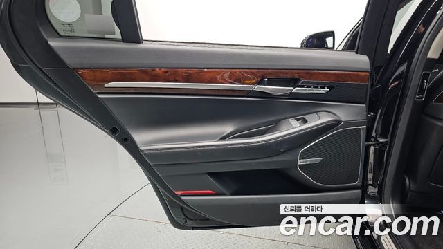 Genesis EQ900 2016 — photo 15