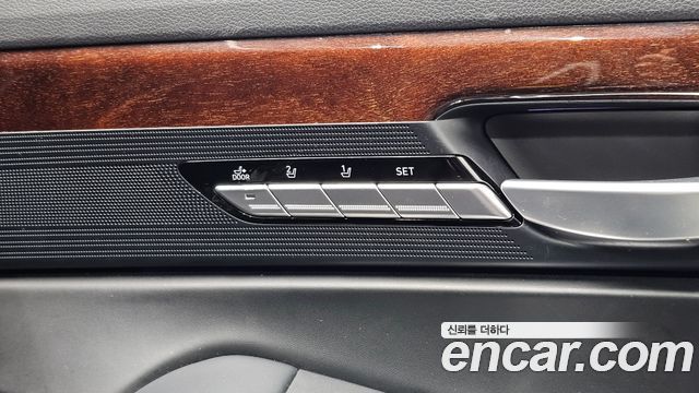 Genesis EQ900 2016 — photo 30