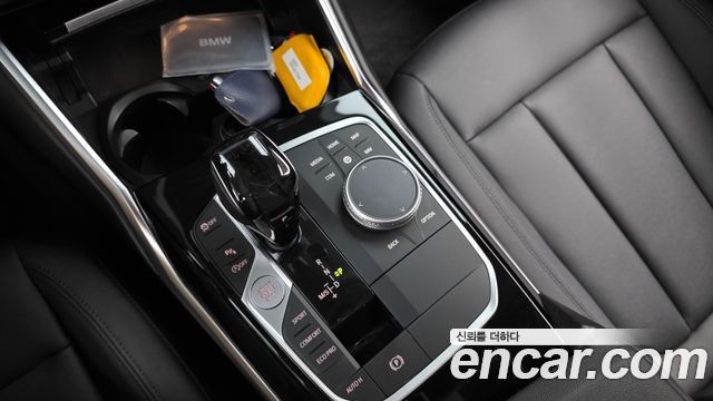 BMW 3-Series 2021 — photo 12