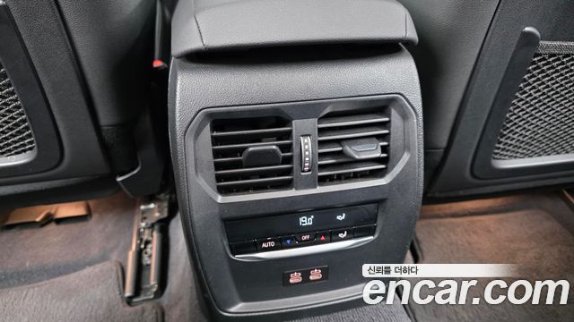 BMW 3-Series 2021 — photo 24
