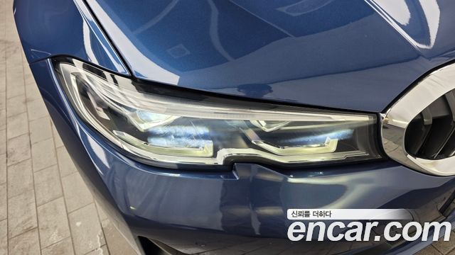 BMW 3-Series 2021 — photo 8