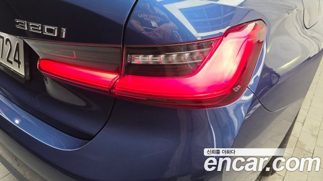 BMW 3-Series 2021 — photo 9