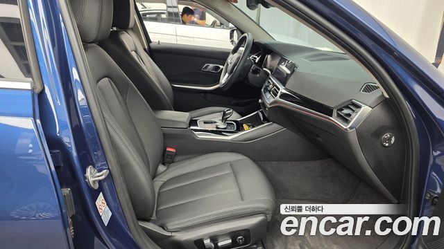 BMW 3-Series 2021 — photo 16