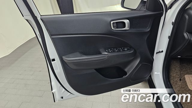 Hyundai Venue 2022 — photo 14