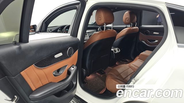 Mercedes-Benz GLC-Class 2021 — photo 12