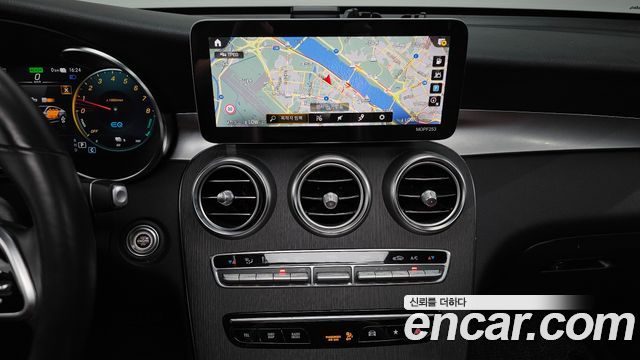 Mercedes-Benz GLC-Class 2021 — photo 15