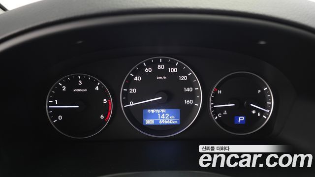 Hyundai Starex 2018 — photo 11