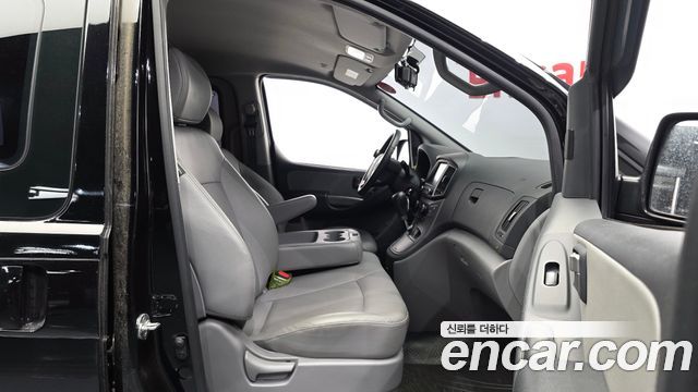Hyundai Starex 2018 — photo 17