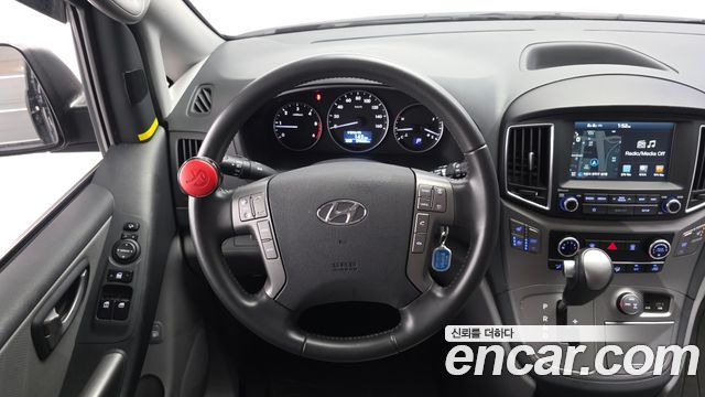 Hyundai Starex 2018 — photo 19