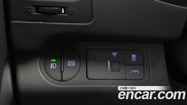 Hyundai Starex 2018 — photo 24