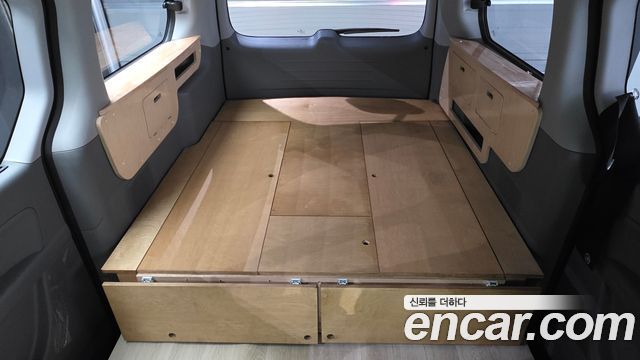 Hyundai Starex 2018 — photo 30