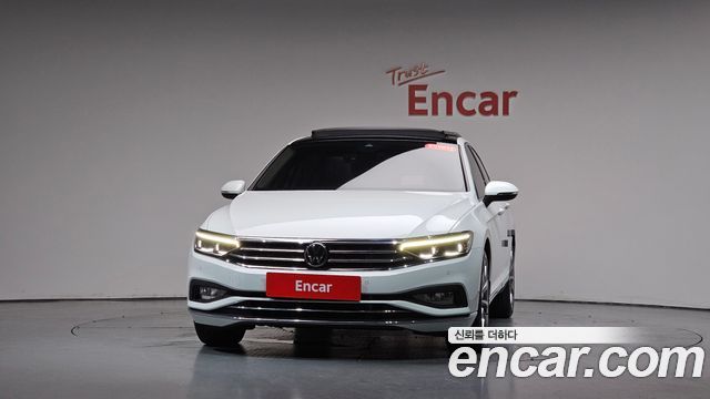 Volkswagen Passat 2022 — photo 3