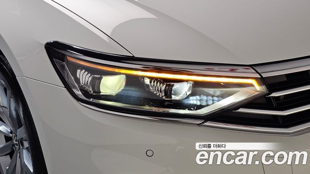 Volkswagen Passat 2022 — photo 8
