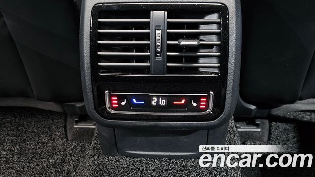 Volkswagen Passat 2022 — photo 28