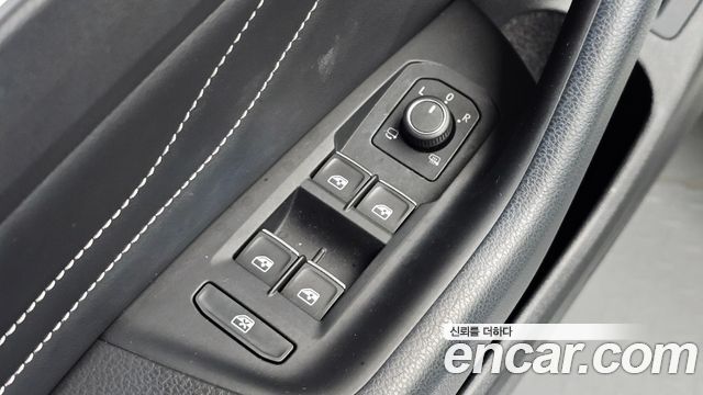 Volkswagen Passat 2022 — photo 31