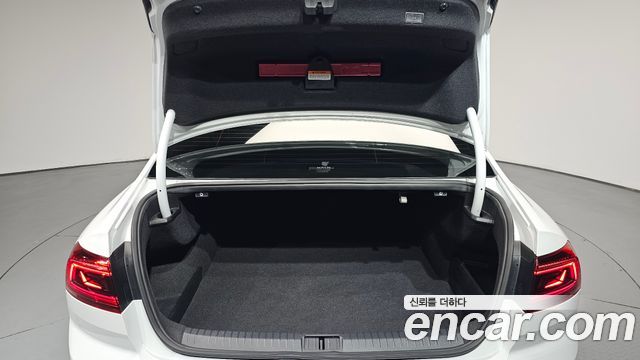 Volkswagen Passat 2022 — photo 35