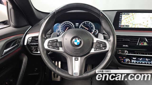 BMW 5-Series 2018 — photo 13