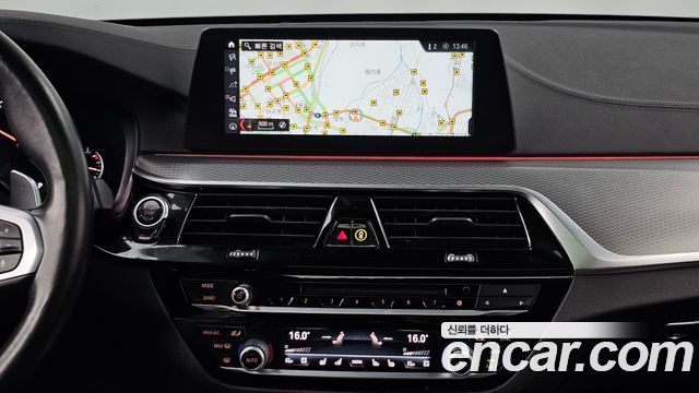 BMW 5-Series 2018 — photo 14