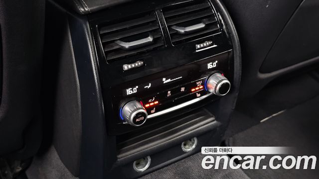 BMW 5-Series 2018 — photo 18