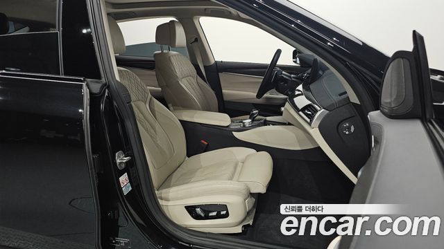 BMW Gran Turismo 2021 — photo 13
