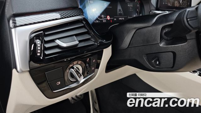 BMW Gran Turismo 2021 — photo 25