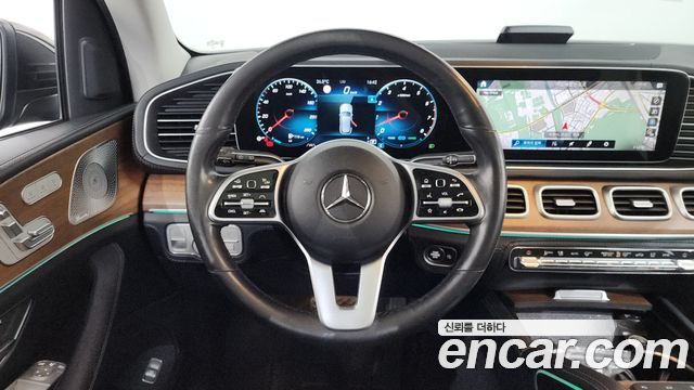 Mercedes-Benz GLE-Class 2020 — photo 14