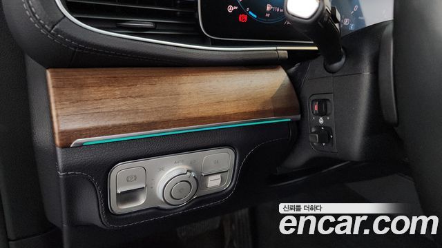 Mercedes-Benz GLE-Class 2020 — photo 18