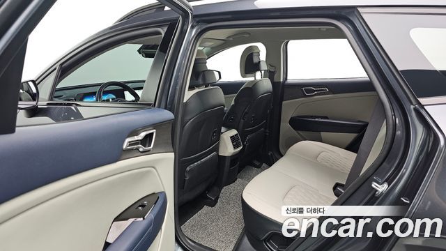 Kia Sportage 2023 — photo 11
