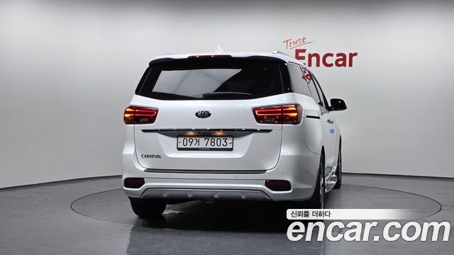 Kia Canival 2019 — photo 4