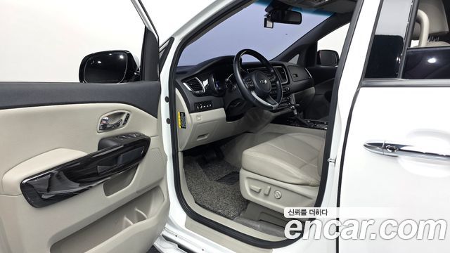 Kia Canival 2019 — photo 10