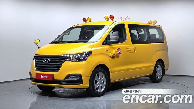 Hyundai Starex 2021 — photo 1