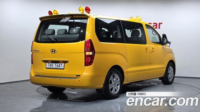 Hyundai Starex 2021 — photo 2
