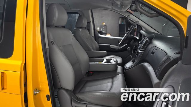 Hyundai Starex 2021 — photo 11