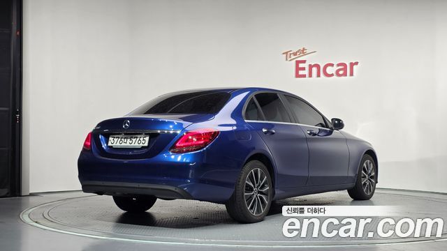 Mercedes-Benz C-Class 2019 — photo 2