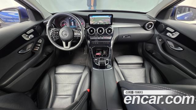 Mercedes-Benz C-Class 2019 — photo 10