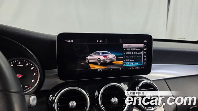 Mercedes-Benz C-Class 2019 — photo 22