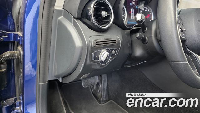 Mercedes-Benz C-Class 2019 — photo 23