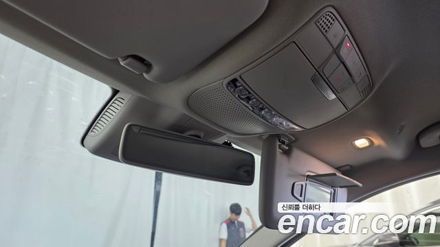 Mercedes-Benz C-Class 2019 — photo 24