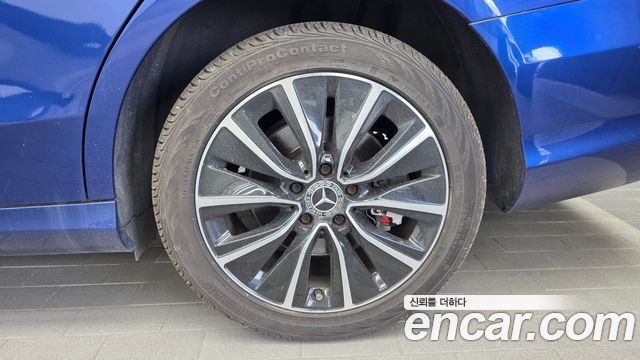 Mercedes-Benz C-Class 2019 — photo 7