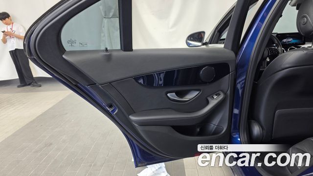 Mercedes-Benz C-Class 2019 — photo 15
