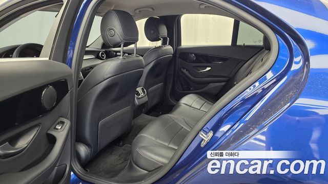 Mercedes-Benz C-Class 2019 — photo 16