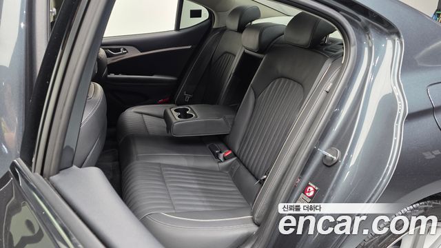Genesis G70 2019 — photo 18