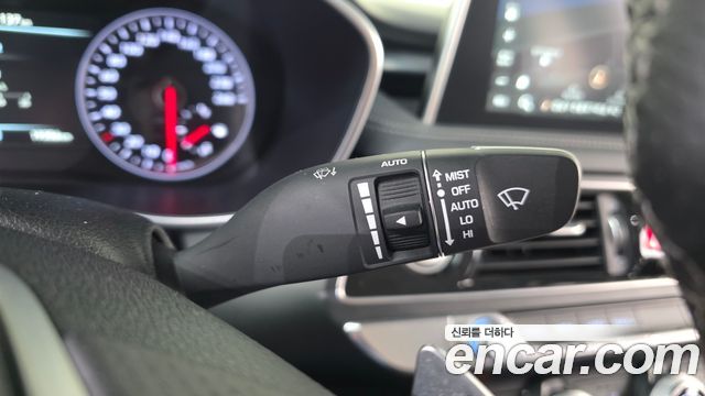 Genesis G70 2019 — photo 25