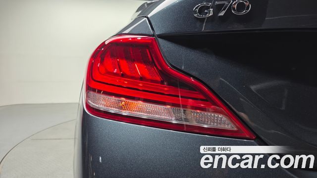 Genesis G70 2019 — photo 9